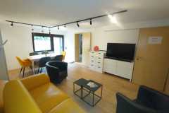 Wohnzimmer-mit-Wlan-TV