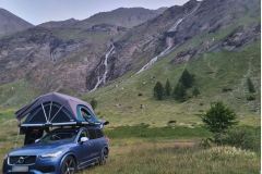 Yuna-Family-auf-Volvo